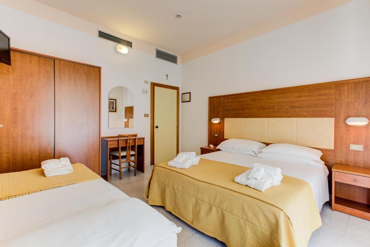 Hotel Vela D'Oro Rimini Dış mekan fotoğraf