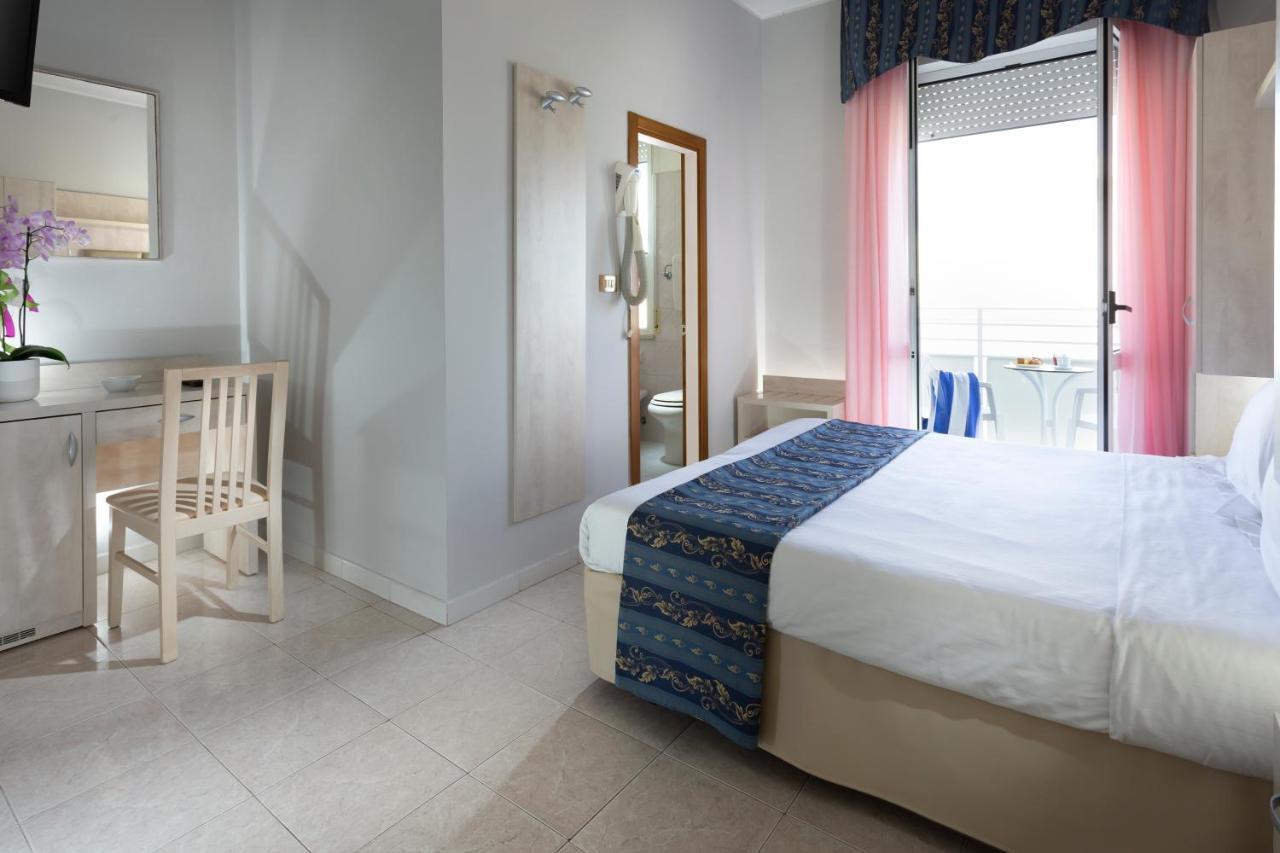 Hotel Vela D'Oro Rimini Dış mekan fotoğraf